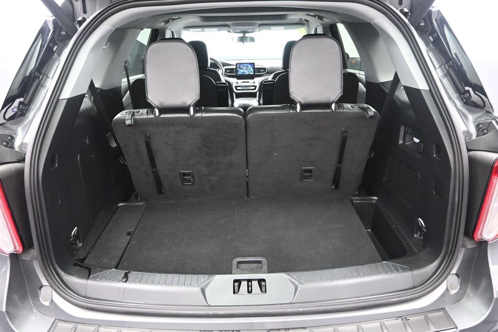 Used 2023 Ford Explorer XLT w/ Equipment Group 202A AWD/4WD image 36