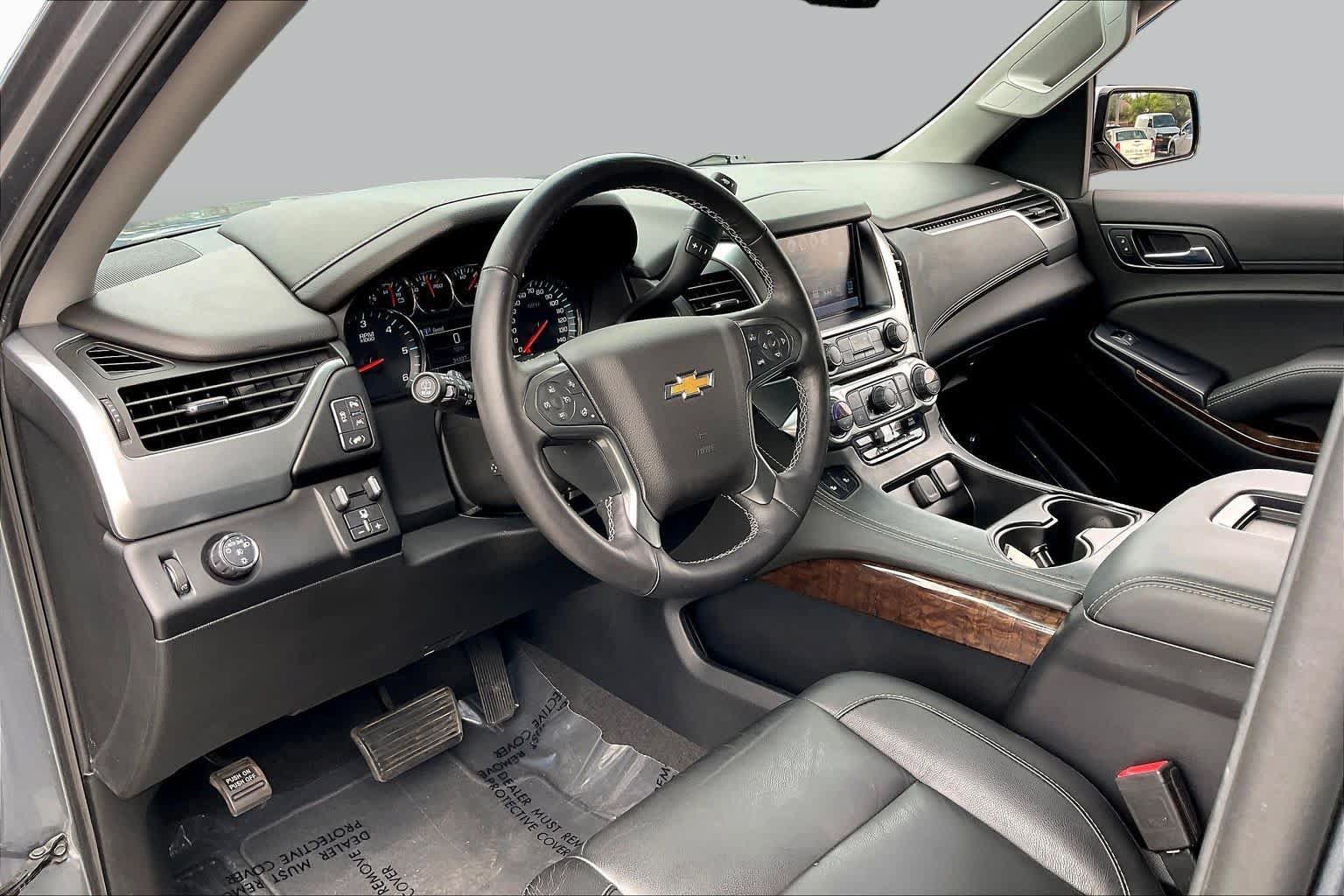 Used 2020 Chevrolet Tahoe LT w/ Luxury Package RWD image 17