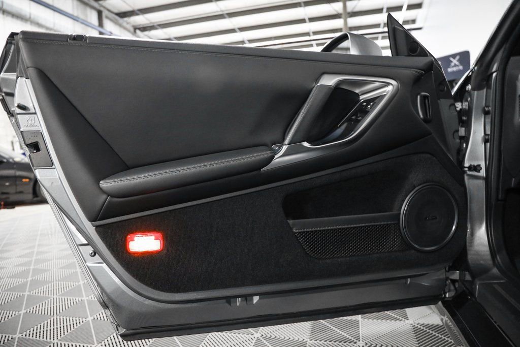 Used 2009 Nissan GT-R Premium image 35
