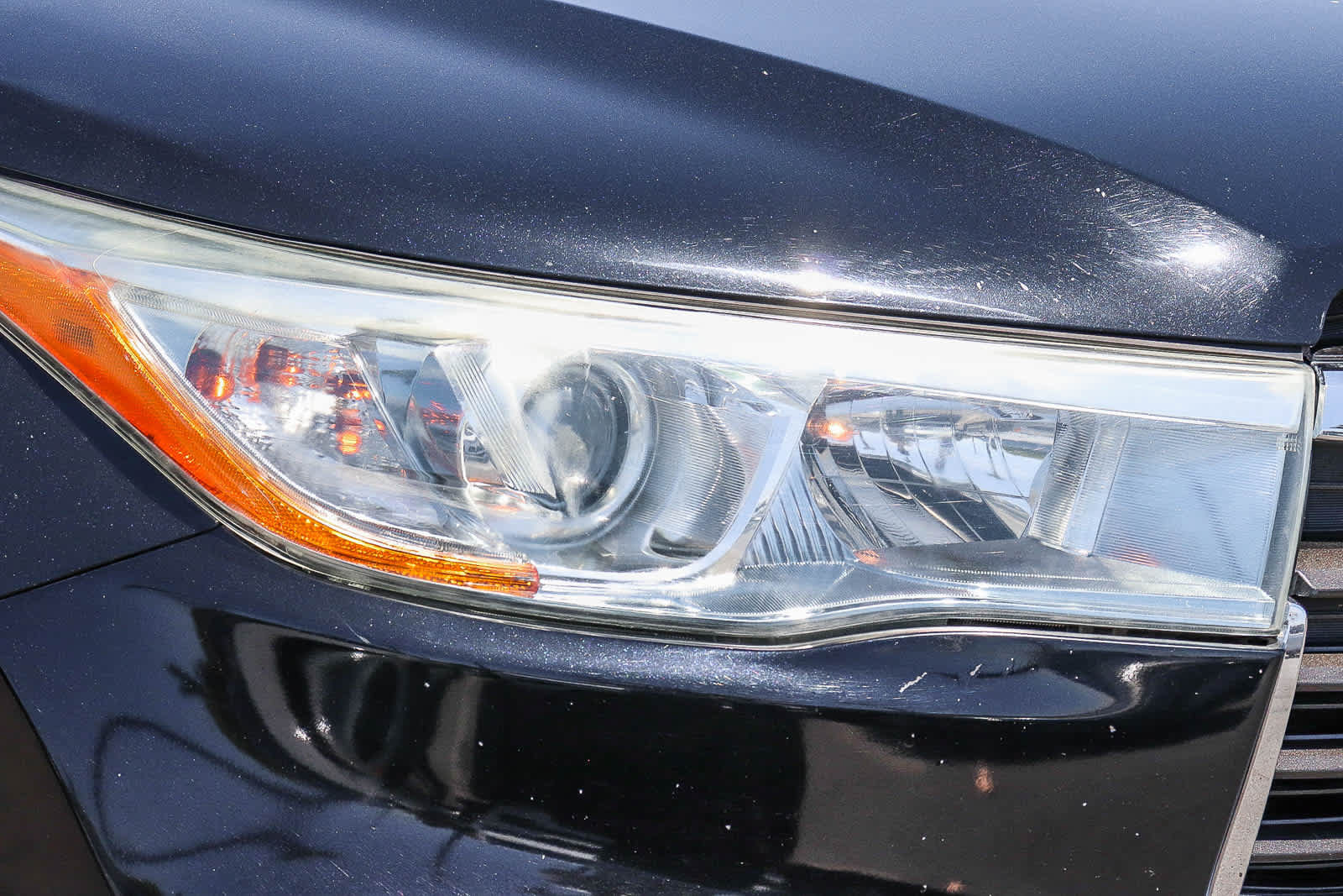Used 2016 Toyota Highlander XLE FWD image 2