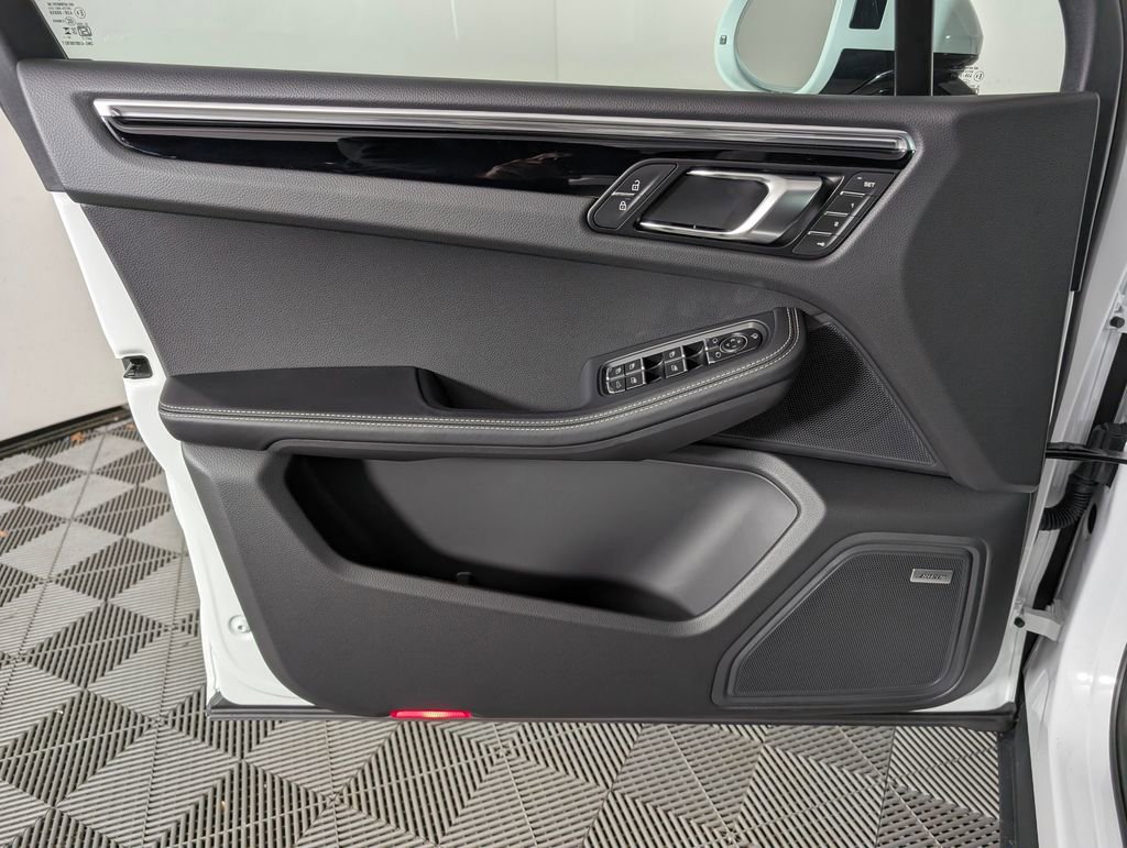 New 2026 Porsche Macan S image 23