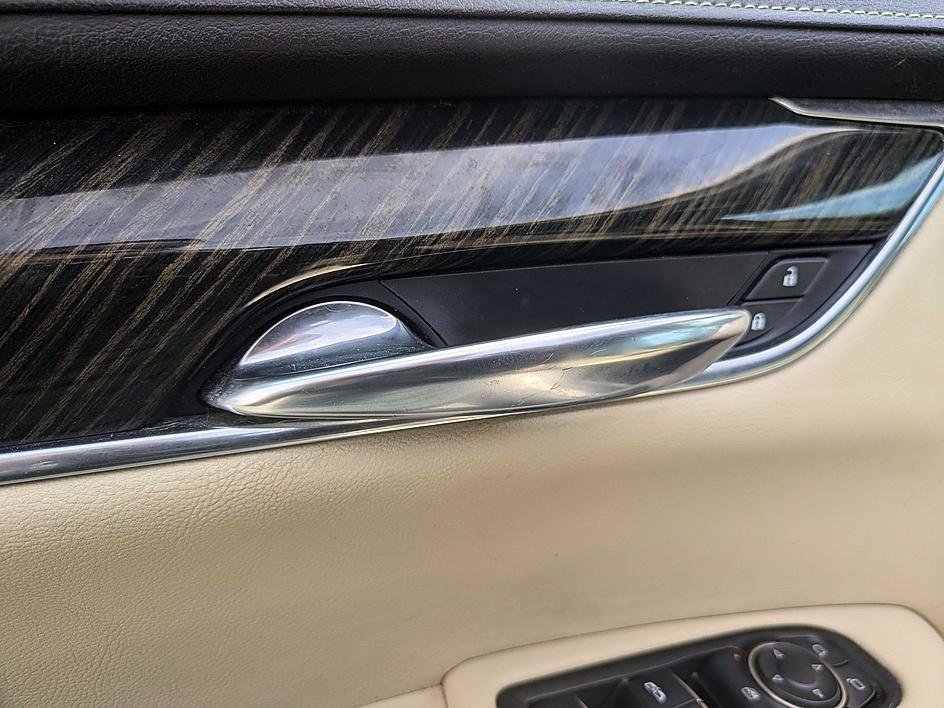 Used 2017 Cadillac XT5 FWD image 14