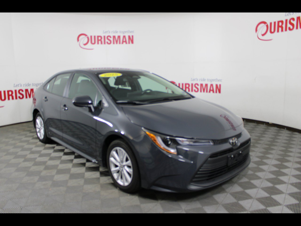 Used 2025 Toyota Corolla LE w/ LE Premium Package FWD image 11