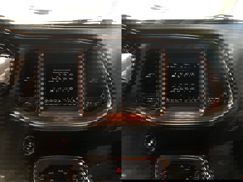 Used 2018 Dodge Challenger SXT image 13