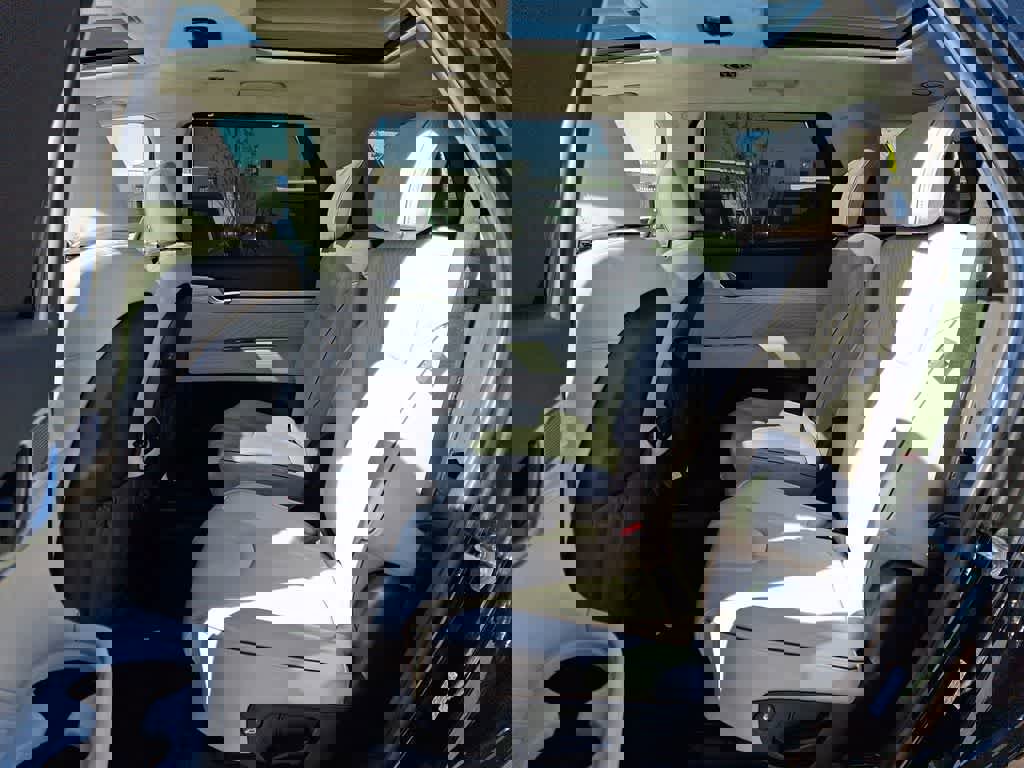 Used 2024 Hyundai Palisade Calligraphy image 9