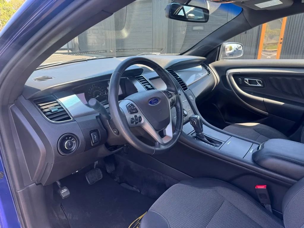 Used 2013 Ford Taurus SEL image 5