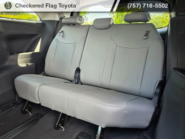 New 2026 Toyota Sienna XLE FWD image 7