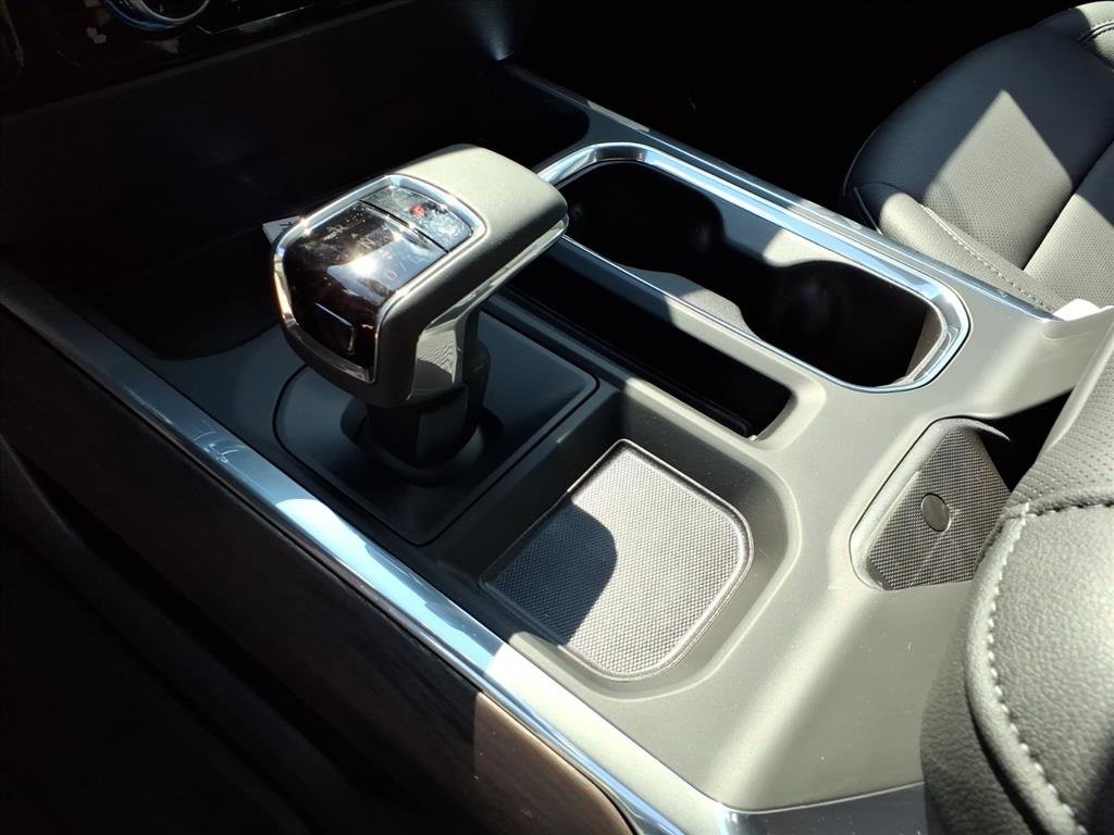 New 2026 GMC Sierra 1500 SLT image 17