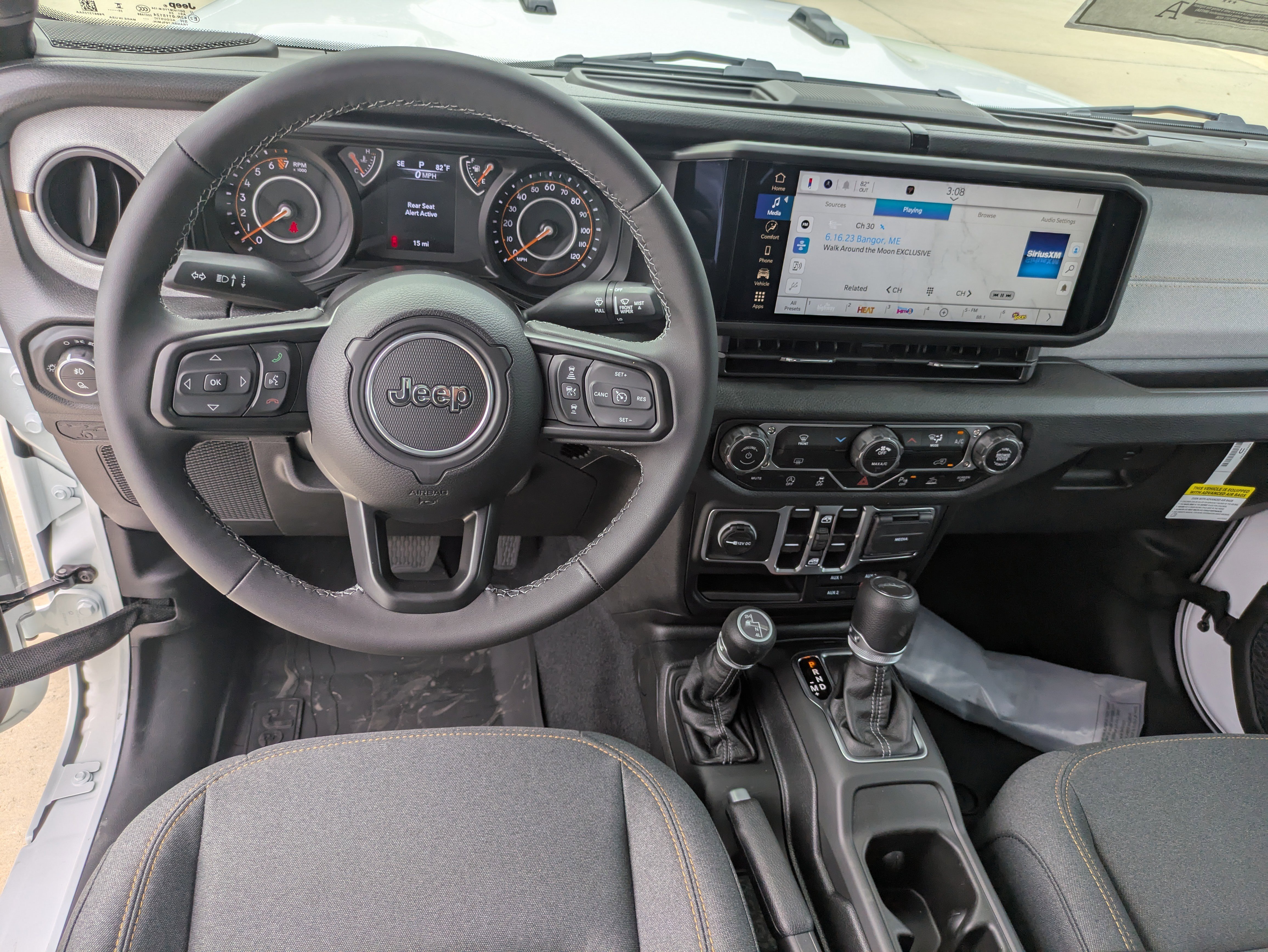 New 2025 Jeep Gladiator Sport image 12