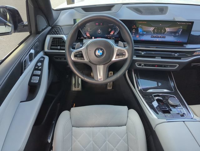 Used 2024 BMW X7 xDrive40i w/ M Sport Package AWD/4WD image 13