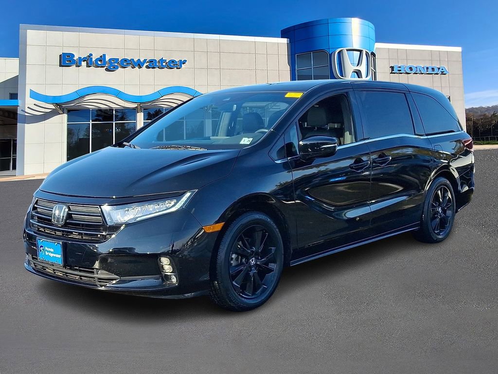 Used 2023 Honda Odyssey Sport image 3