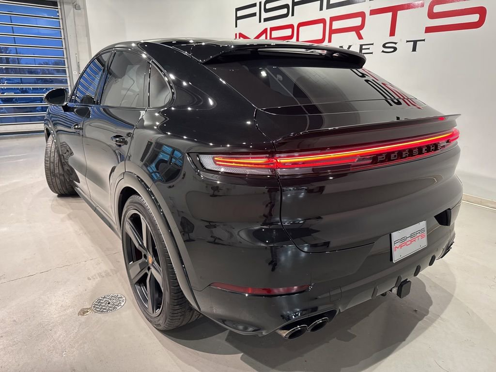 Used 2025 Porsche Cayenne GTS AWD/4WD image 5