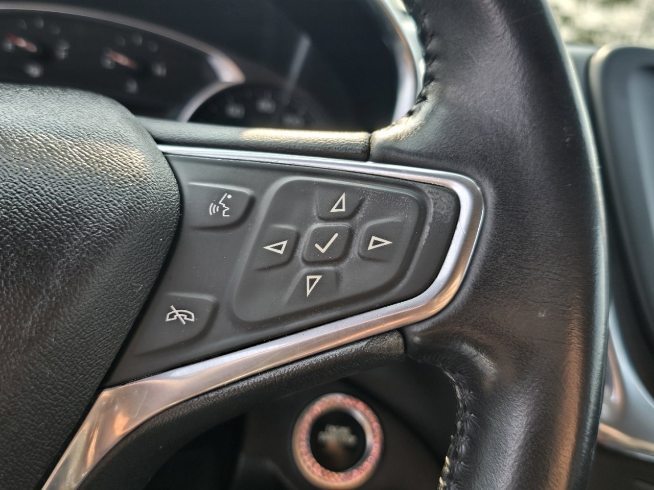 Used 2019 Chevrolet Equinox LT FWD image 21