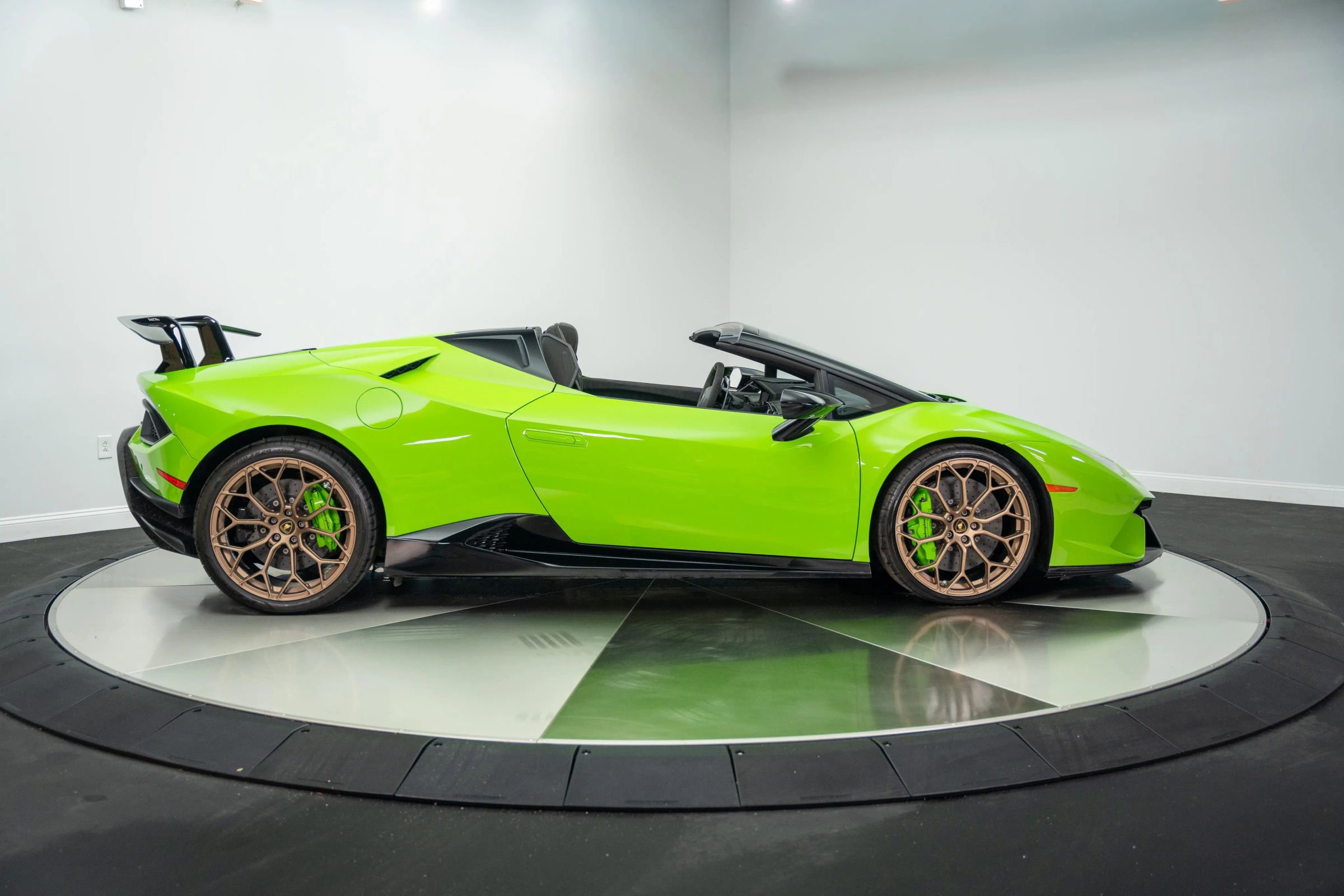 Used 2019 Lamborghini Huracan Performante image 11