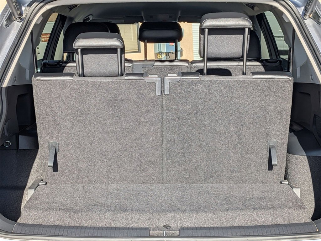 Used 2024 Volkswagen Tiguan SE image 34