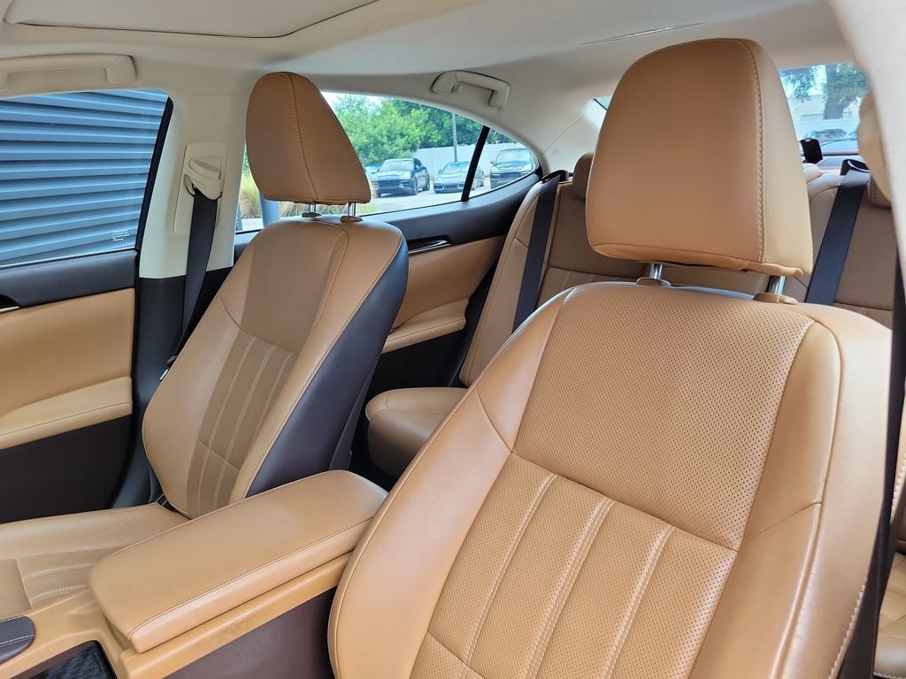 Used 2018 Lexus ES 350 w/ Luxury Package w/Wood Trim FWD image 5