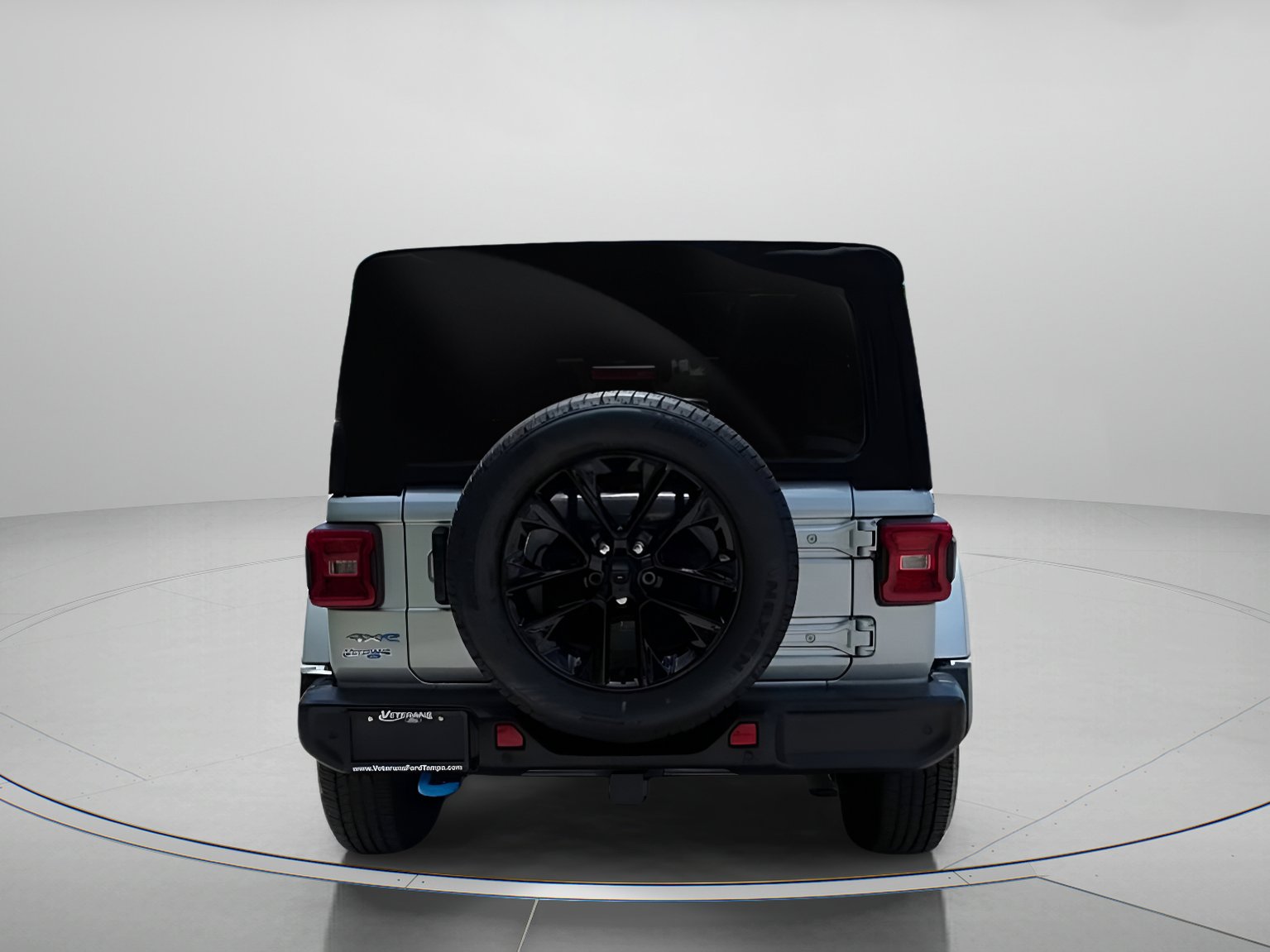 Used 2024 Jeep Wrangler Sahara w/ Technology Group image 26