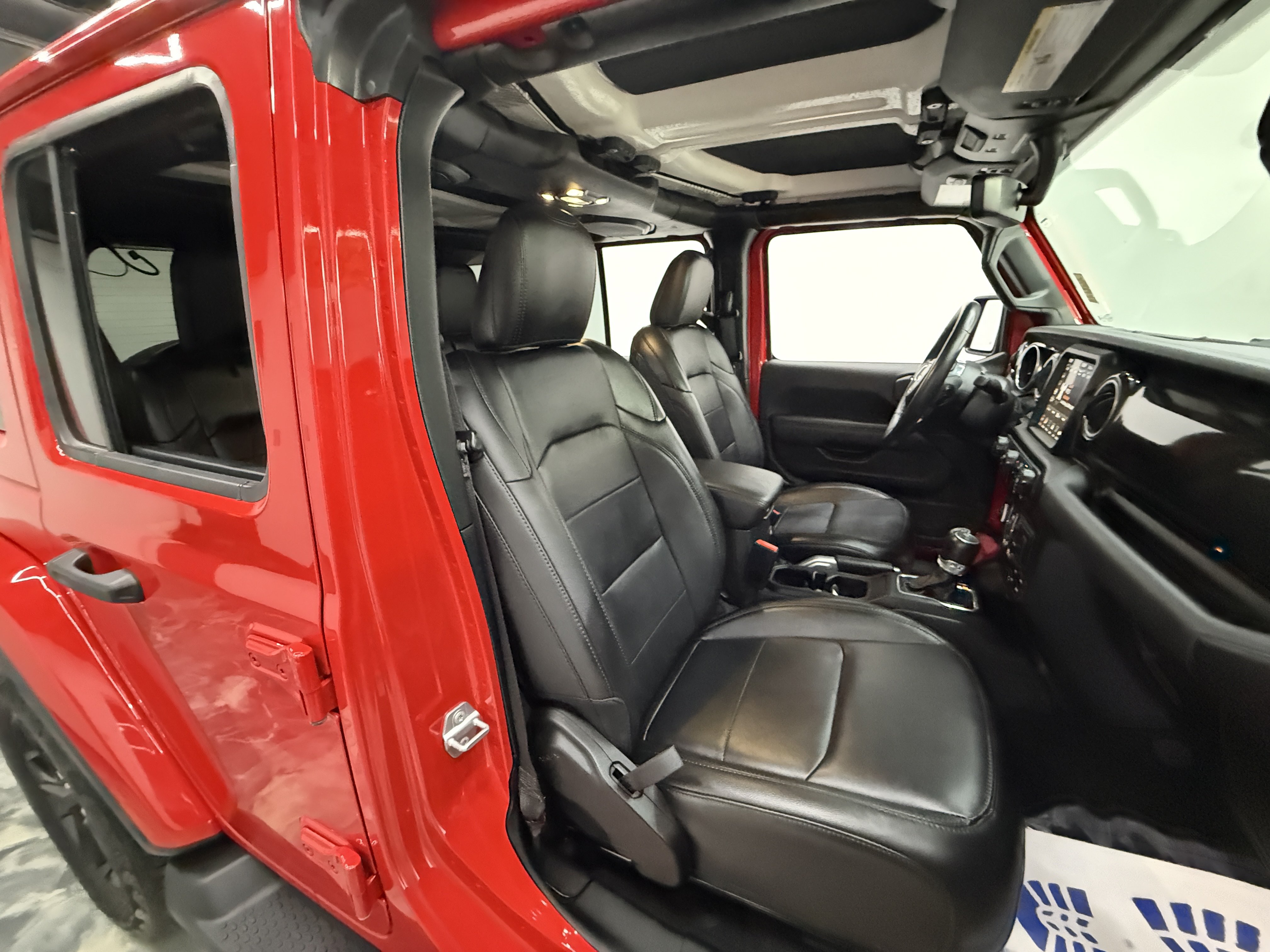 Used 2022 Jeep Wrangler Unlimited Sahara AWD/4WD image 19
