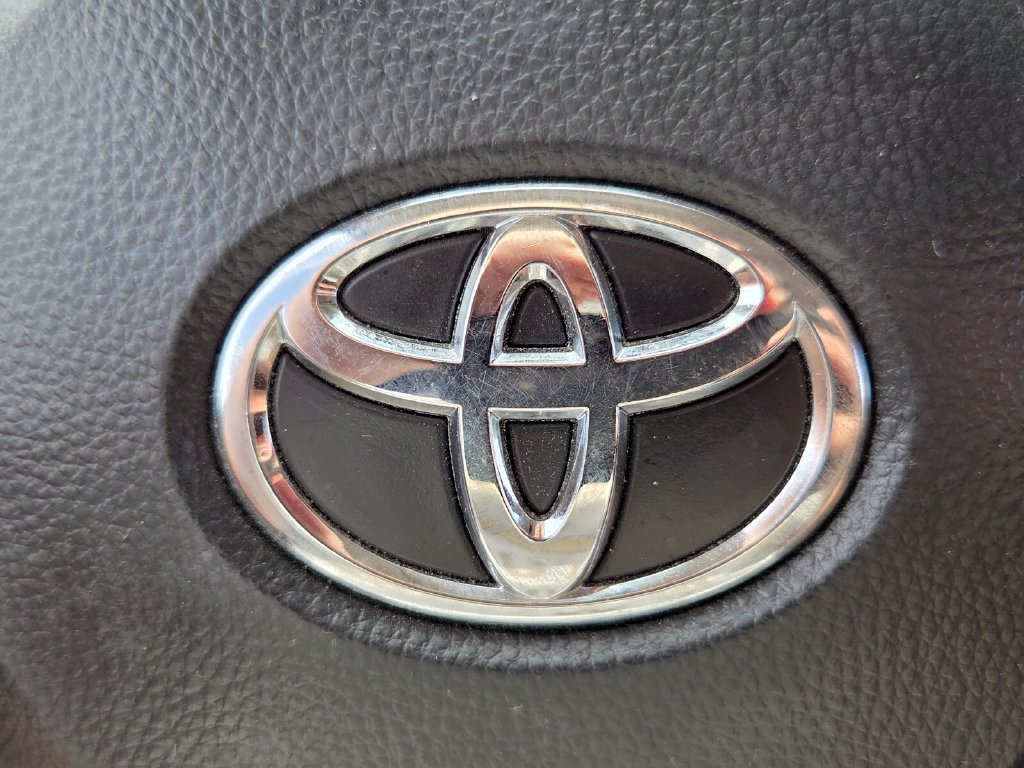 Used 2025 Toyota Corolla LE FWD image 29