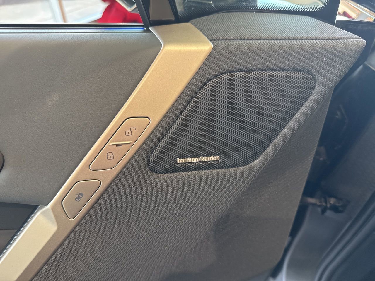 Used 2024 BMW iX xDrive50 w/ Sport Package image 37