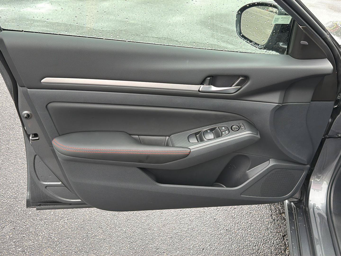 New 2026 Nissan Altima 2.5 SR w/ SR Midnight Edition Package FWD image 17