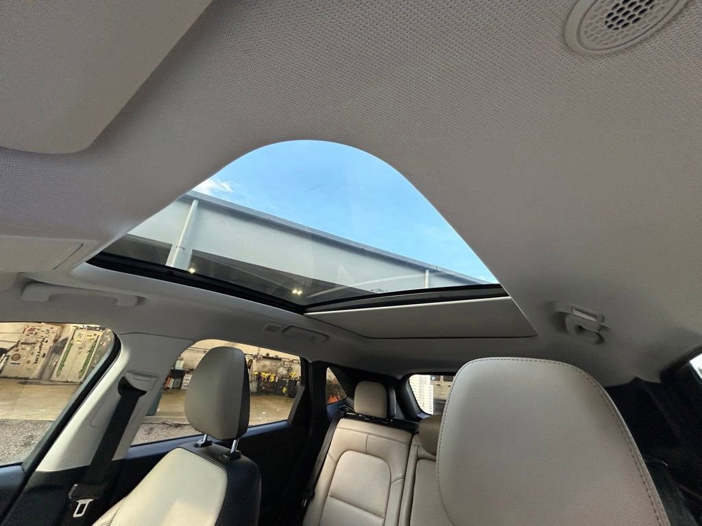 Used 2022 Ford Escape SEL FWD image 11