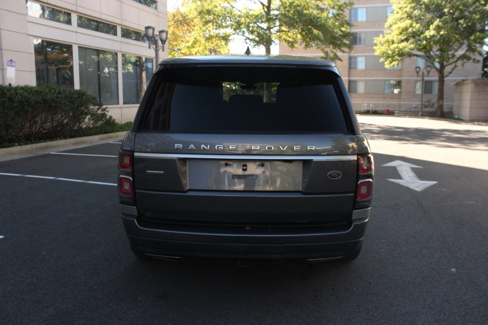 Used 2018 Land Rover Range Rover Long Wheelbase Autobiography AWD/4WD image 8