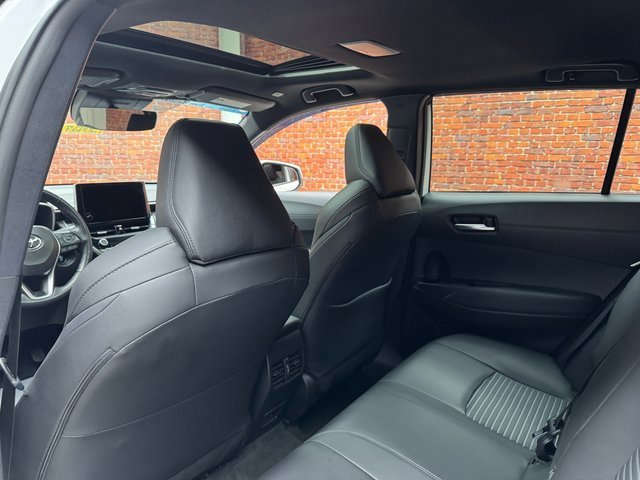 Used 2024 Toyota Corolla Cross XSE w/ Convenience Package image 23