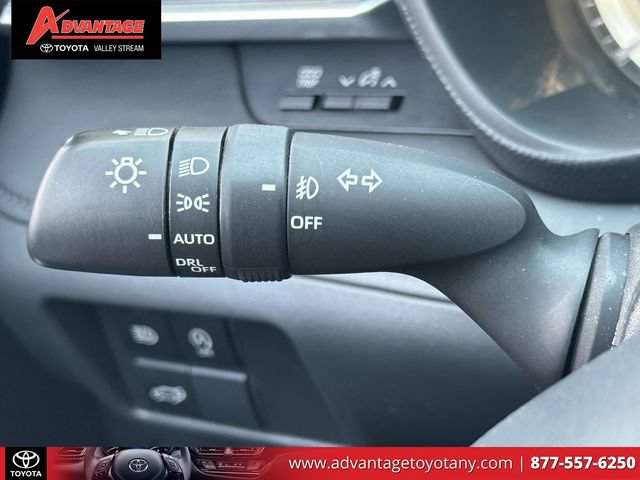 Used 2023 Toyota Highlander LE FWD image 28