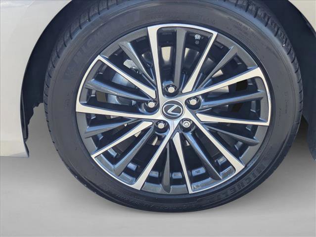 Used 2023 Lexus ES 300h w/ Premium Package image 23