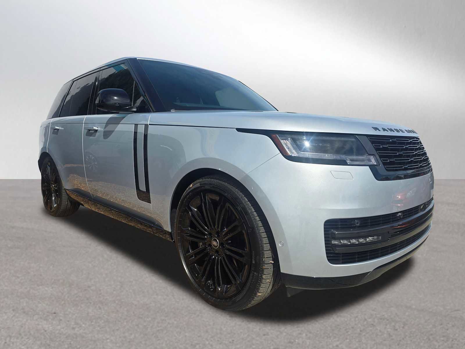 Used 2025 Land Rover Range Rover SE image 7
