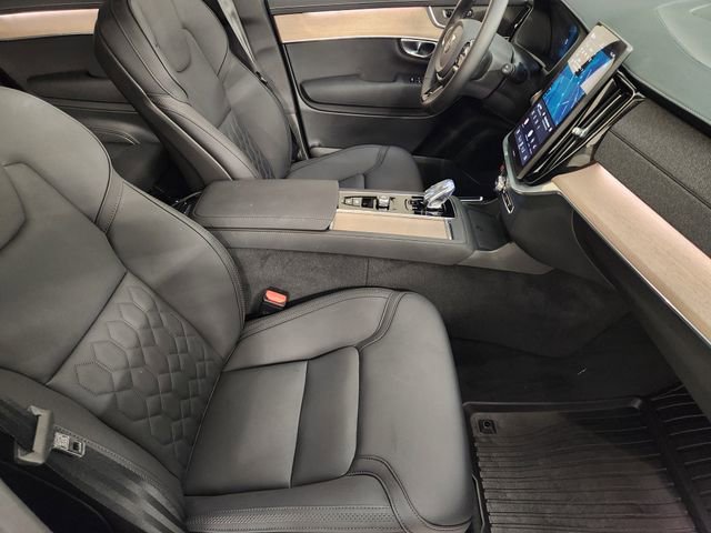 Used 2025 Volvo XC90 B5 Core w/ Protection Package image 3
