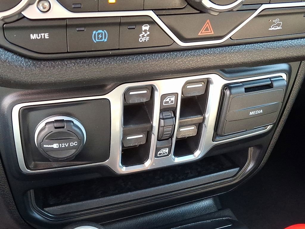 Used 2024 Jeep Wrangler Unlimited w/ Convenience Group image 25