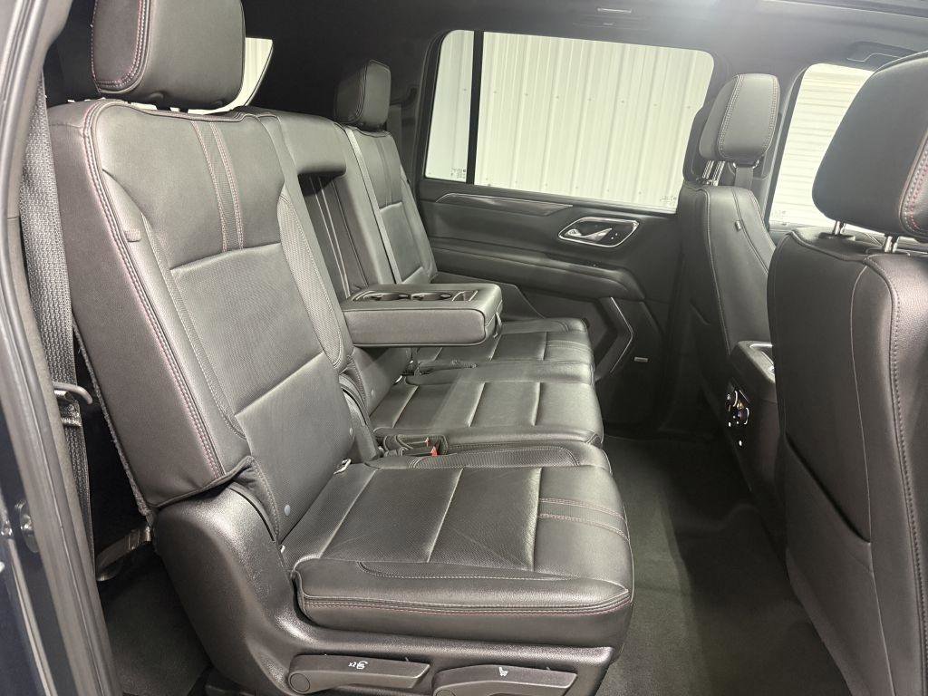 Used 2021 Chevrolet Suburban RST AWD/4WD image 30