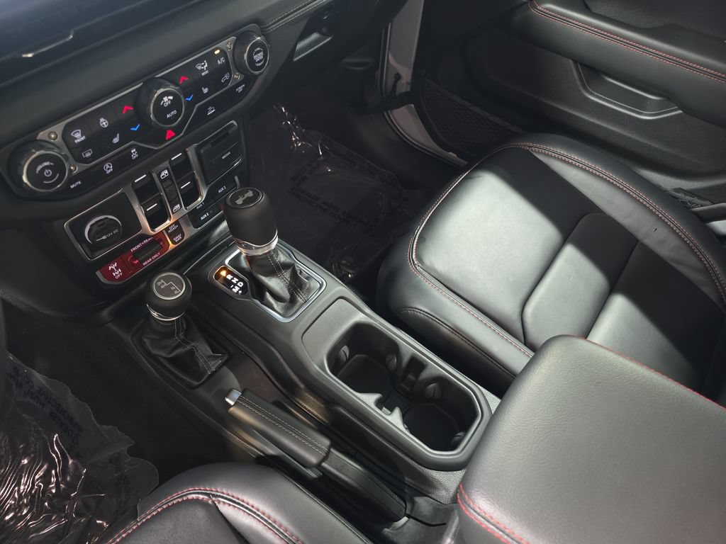 Used 2024 Jeep Wrangler Unlimited Rubicon w/ Convenience Group AWD/4WD image 23