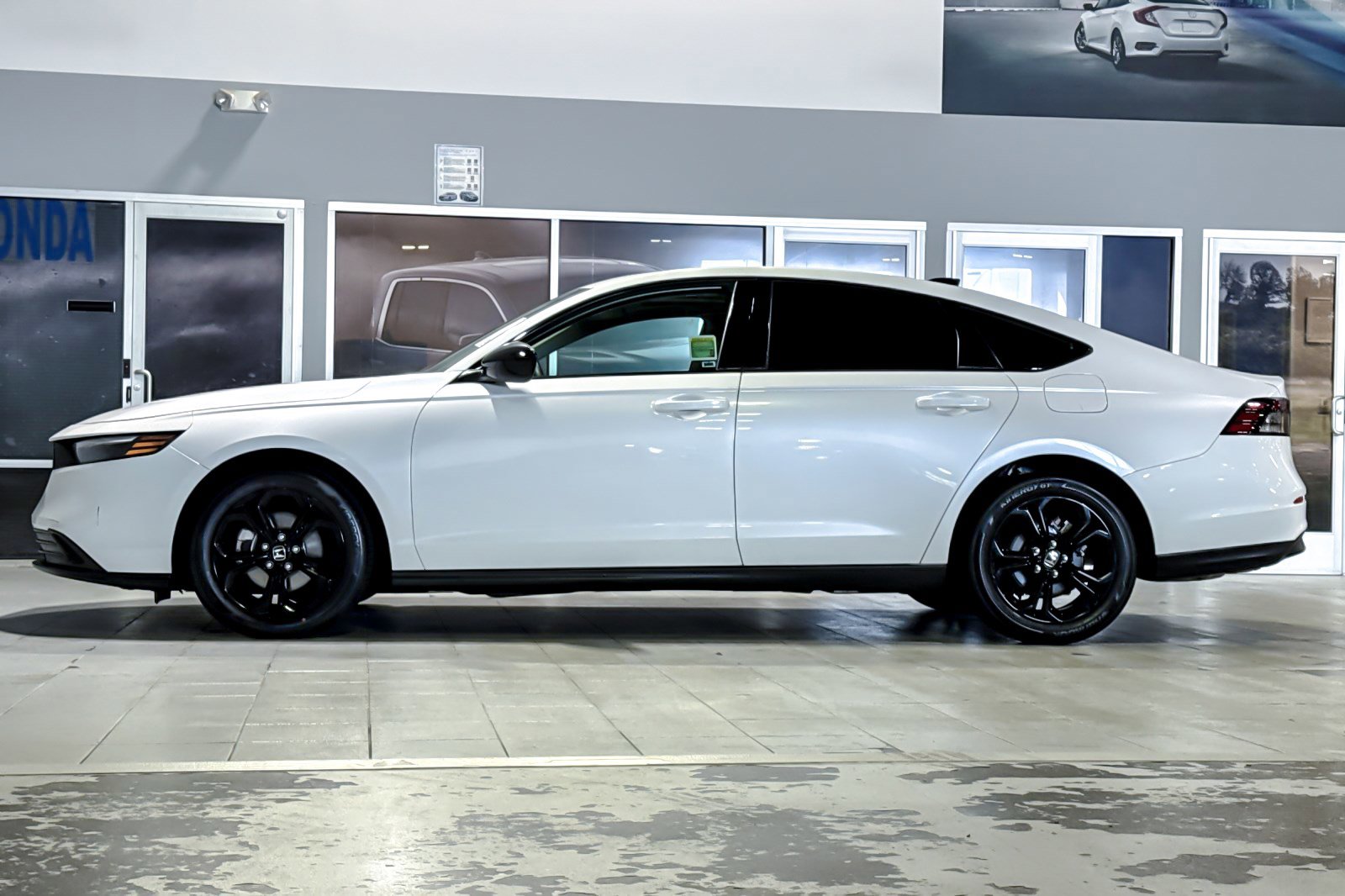 Used 2025 Honda Accord SE image 2