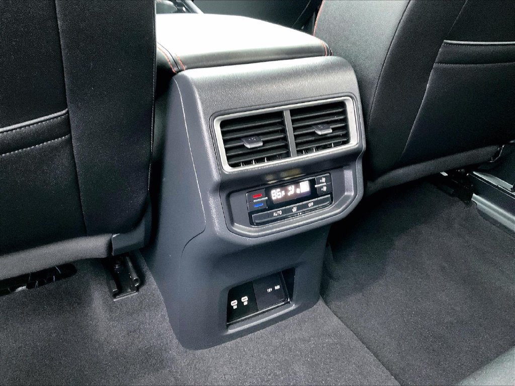 Used 2025 Volkswagen Atlas Peak Edition SE AWD/4WD image 28