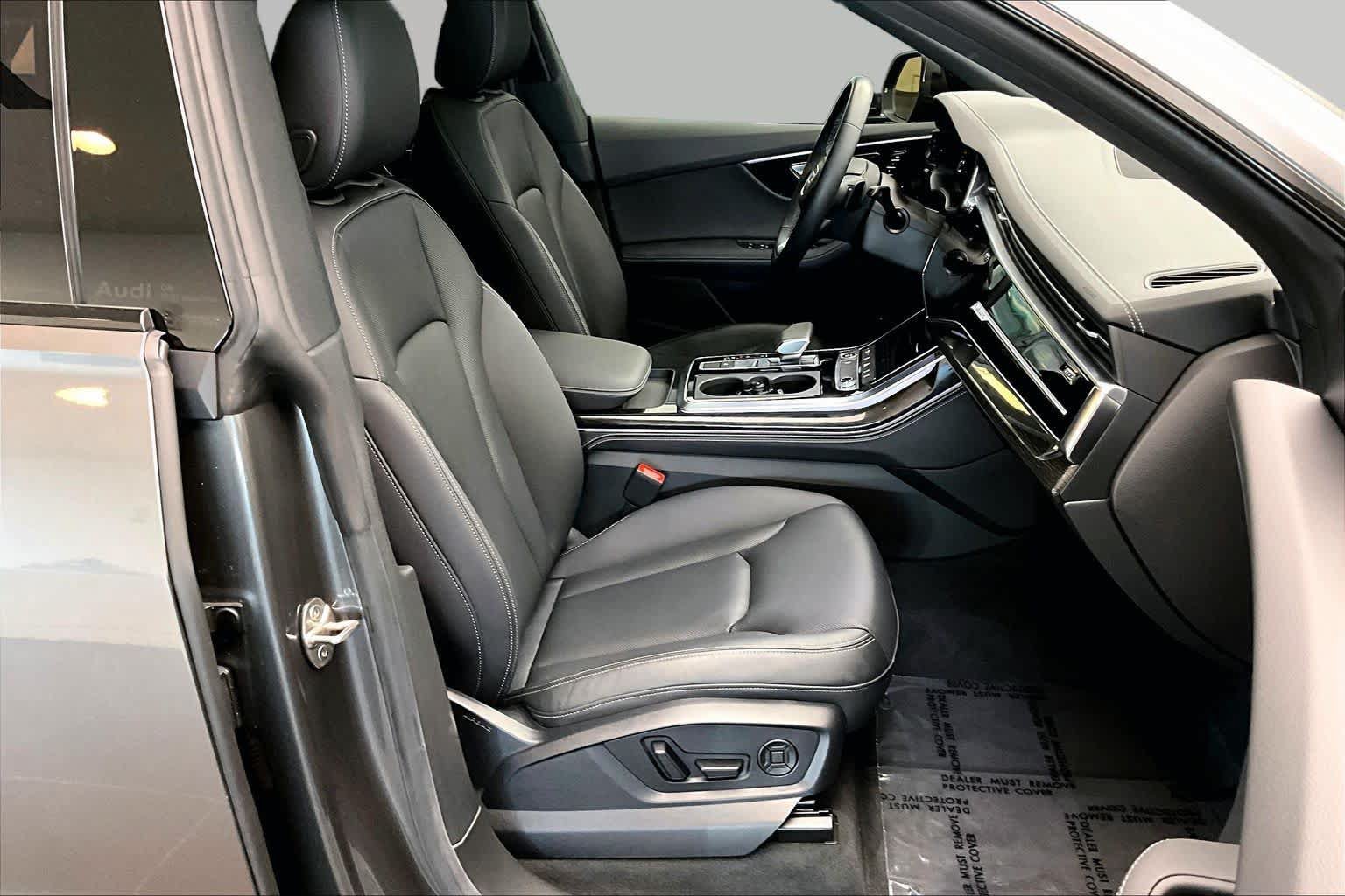 Certified 2025 Audi Q8 Premium Plus AWD/4WD image 9