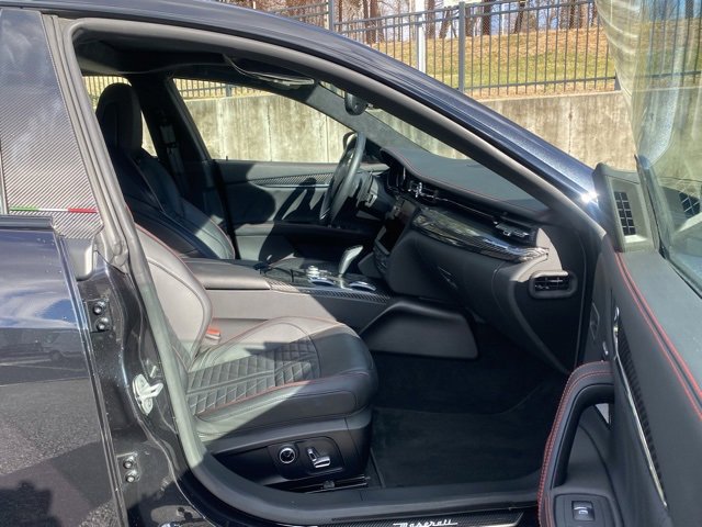 Used 2022 Maserati Quattroporte Trofeo image 37