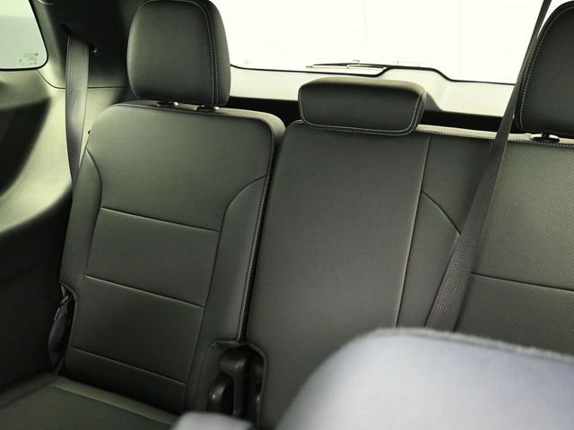 Used 2025 Chevrolet Traverse LT FWD image 17