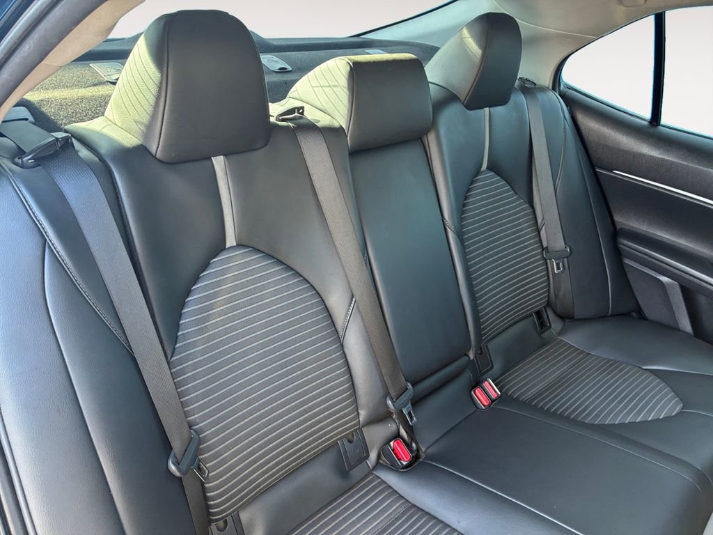 Used 2021 Toyota Camry SE w/ Convenience Package image 13