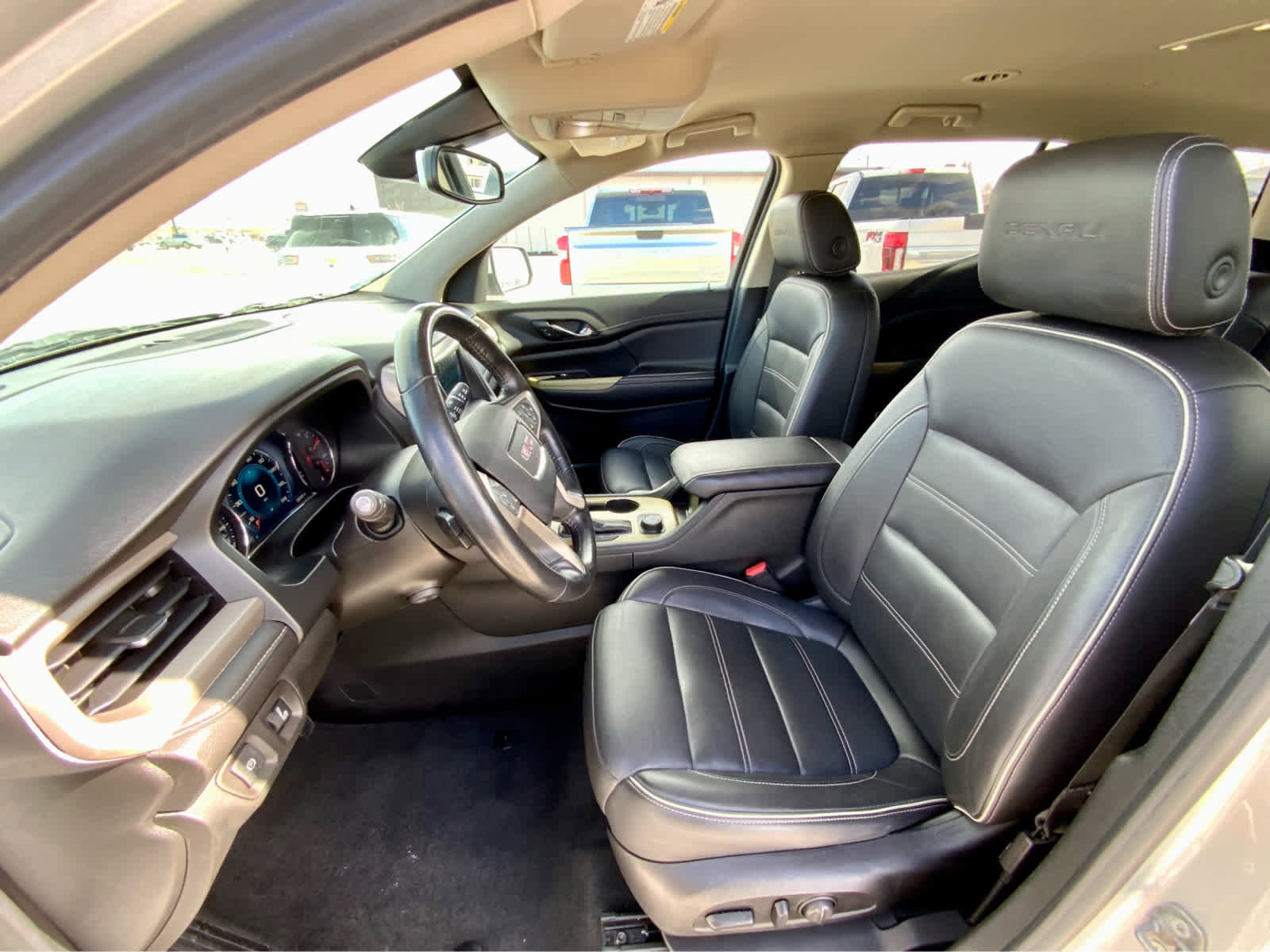 Used 2019 GMC Acadia Denali image 21