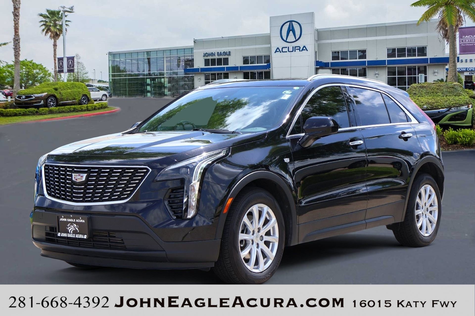 Used 2023 Cadillac XT4 Luxury w/ Cold Weather Package FWD image 1