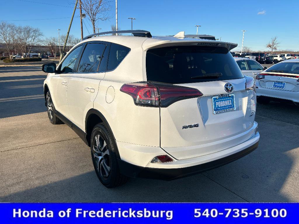 Used 2017 Toyota RAV4 LE image 4