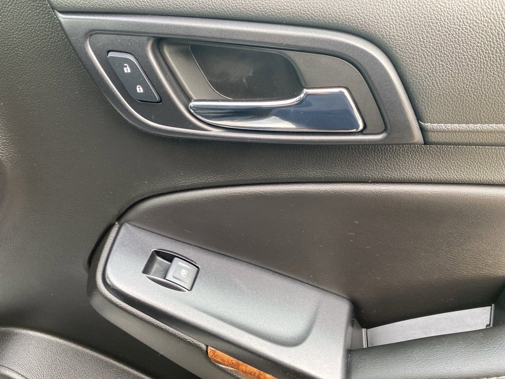 Used 2018 Chevrolet Suburban Premier image 14