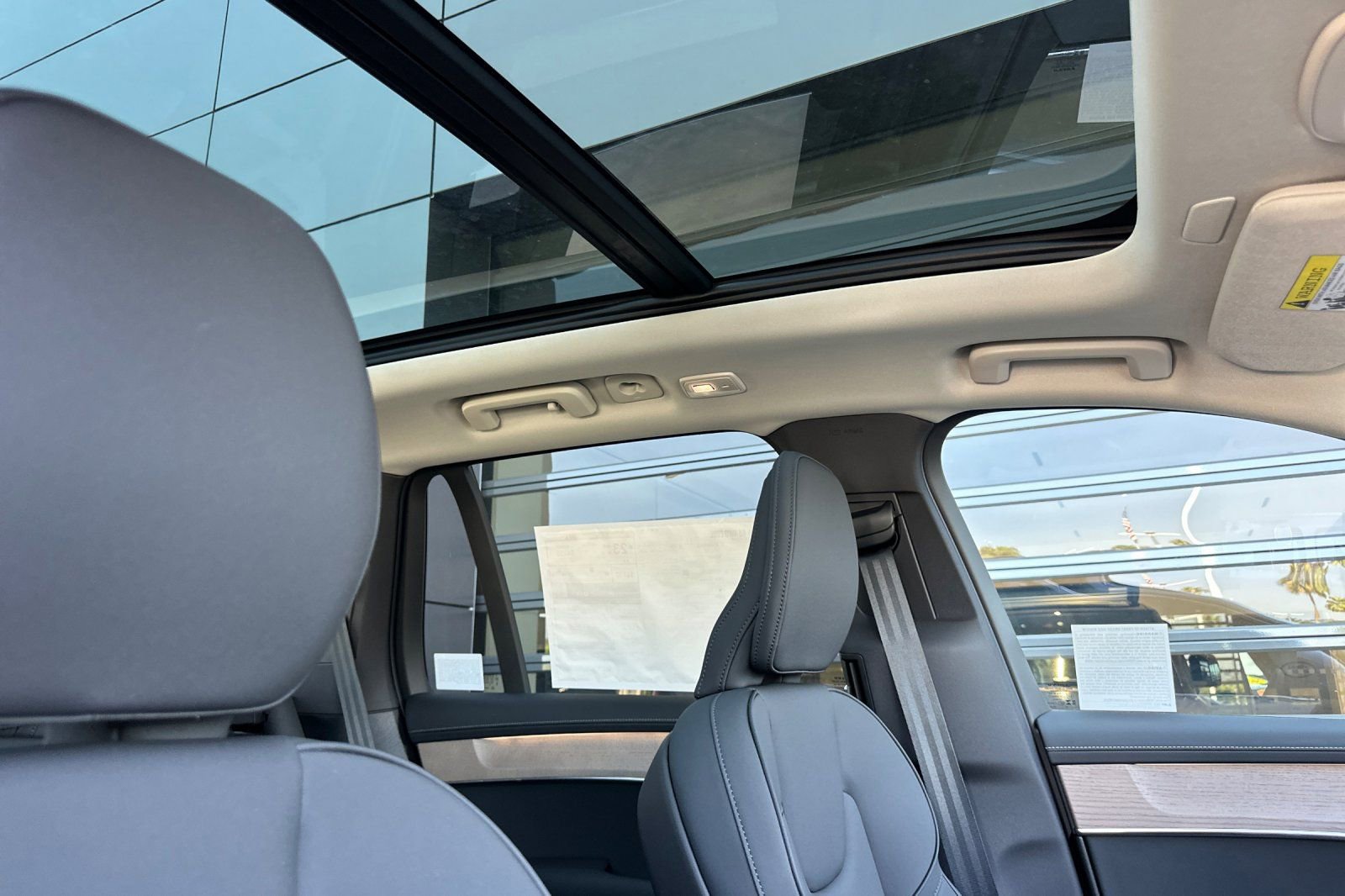 Certified 2025 Volvo XC90 B6 Core w/ Protection Package Premier image 19