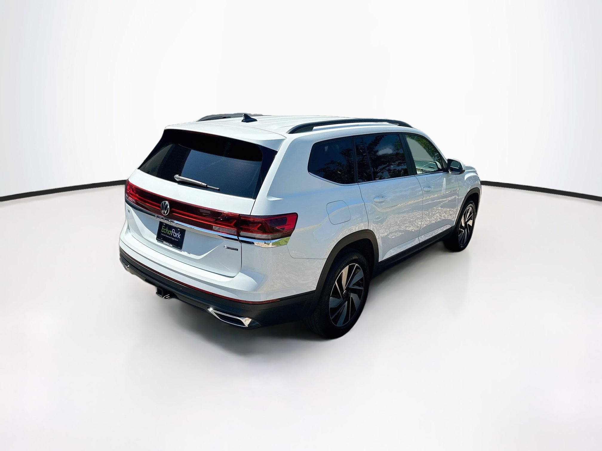 Used 2024 Volkswagen Atlas SE AWD/4WD image 9