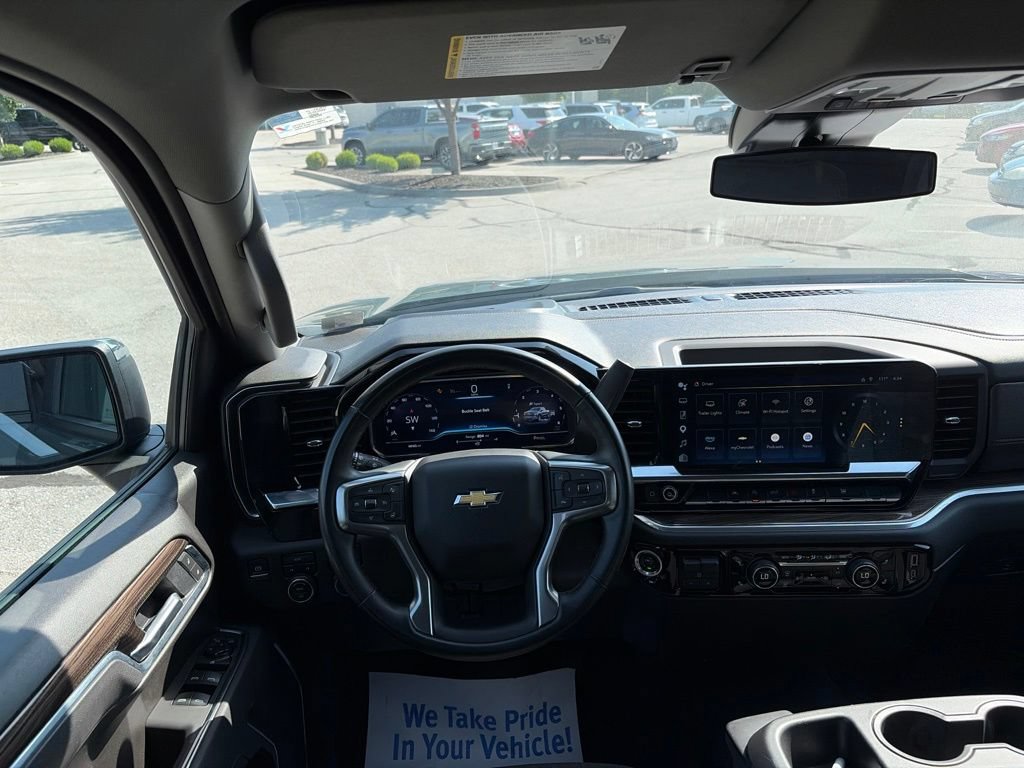 Used 2025 Chevrolet Silverado 1500 LT AWD/4WD image 42