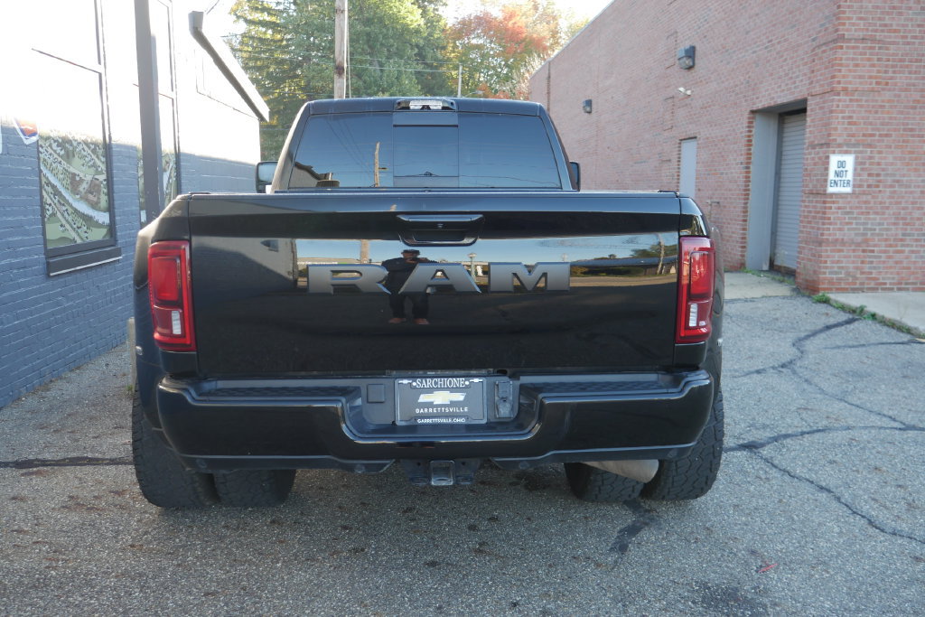 Used 2025 RAM 3500 Laramie AWD/4WD image 27