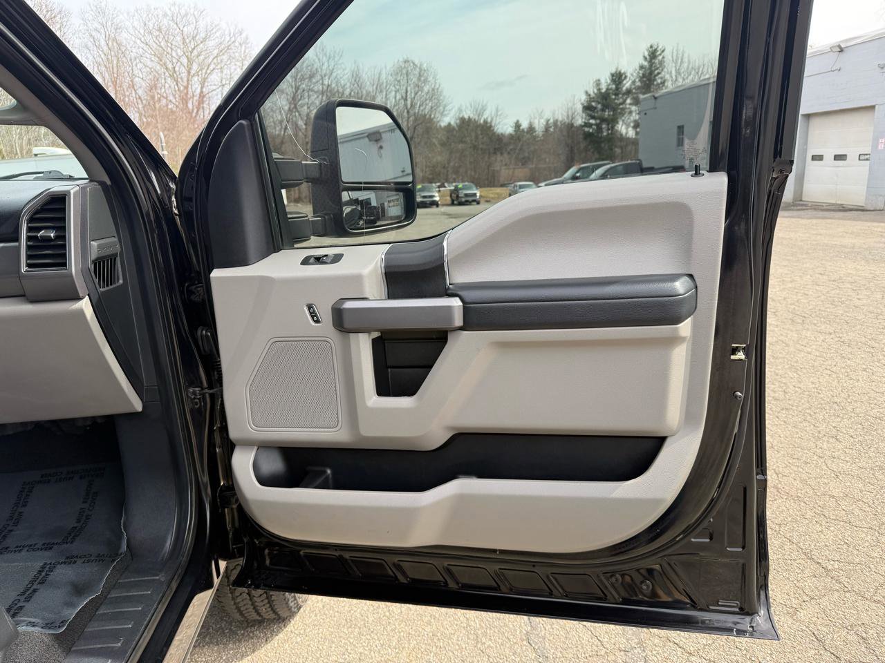 Used 2019 Ford F250 XLT w/ XLT Value Package image 25